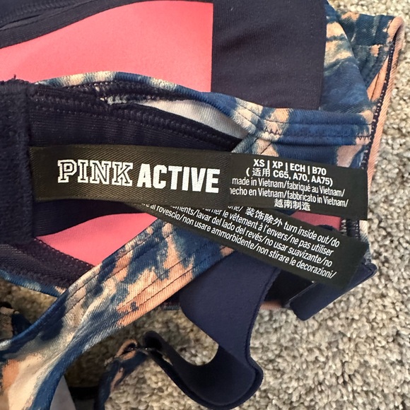 Victoria’s Secret Pink Ultimate Push up sports bra size xs - Picture 4 of 4